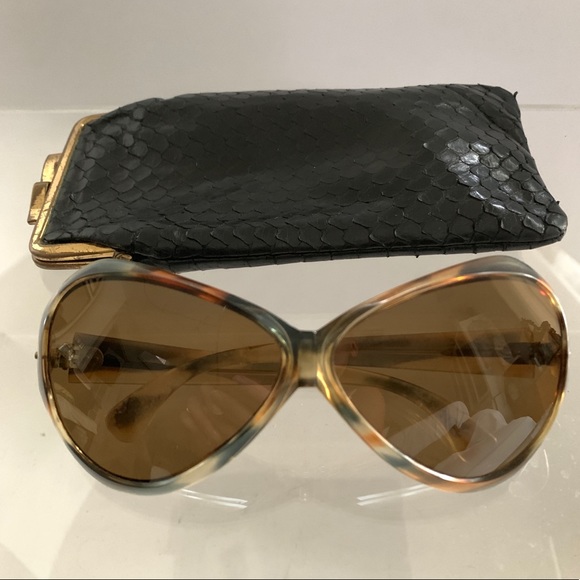 1970s style sunglasses